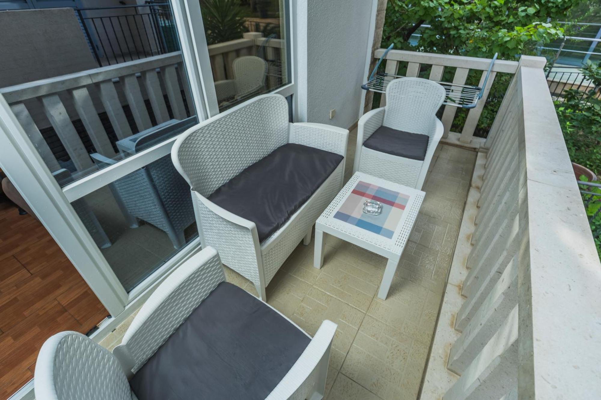 Apartments Franicevic Petrovac Kültér fotó