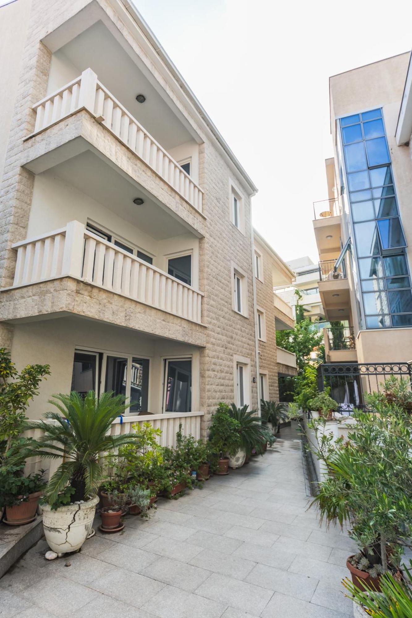 Apartments Franicevic Petrovac Kültér fotó