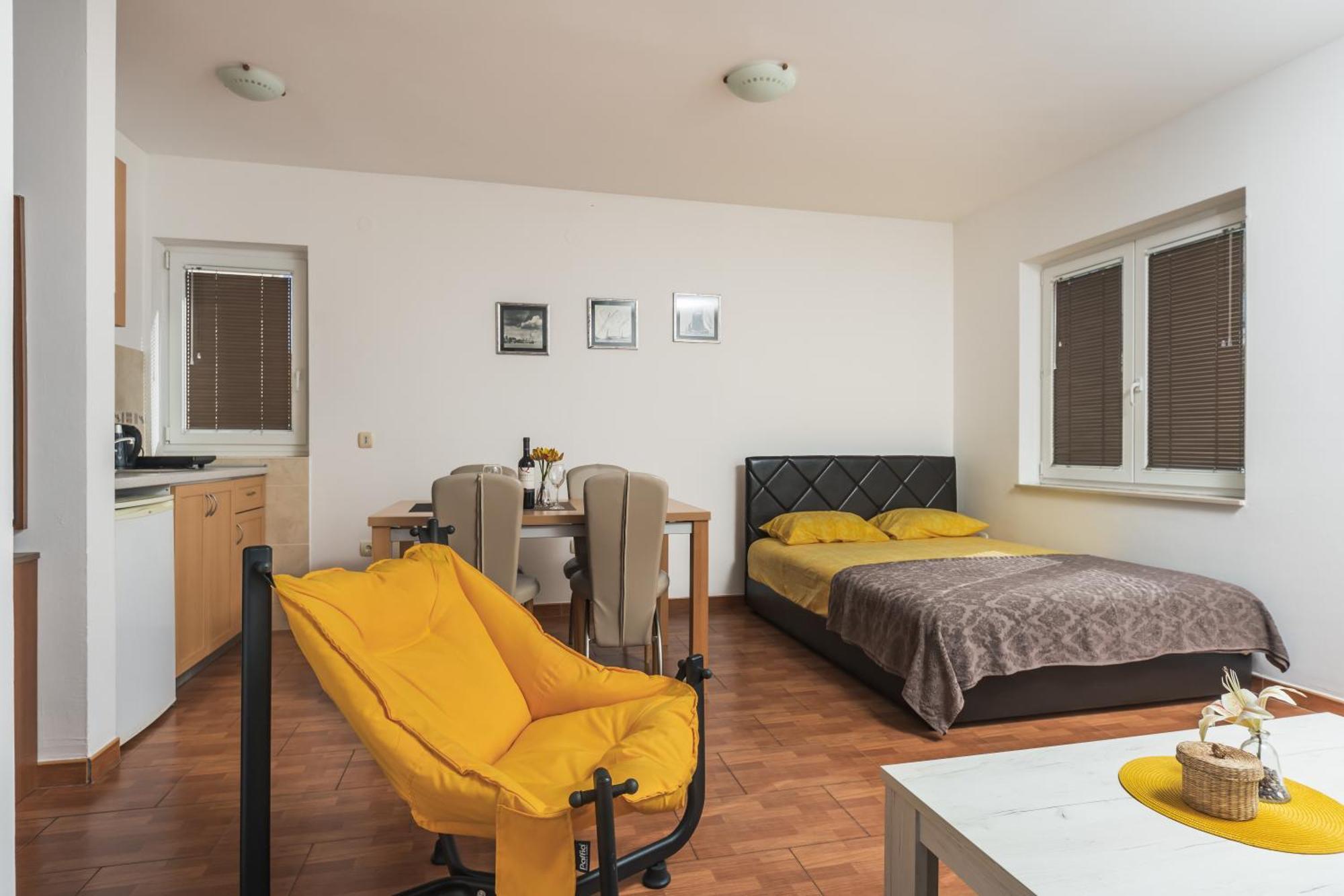 Apartments Franicevic Petrovac Kültér fotó