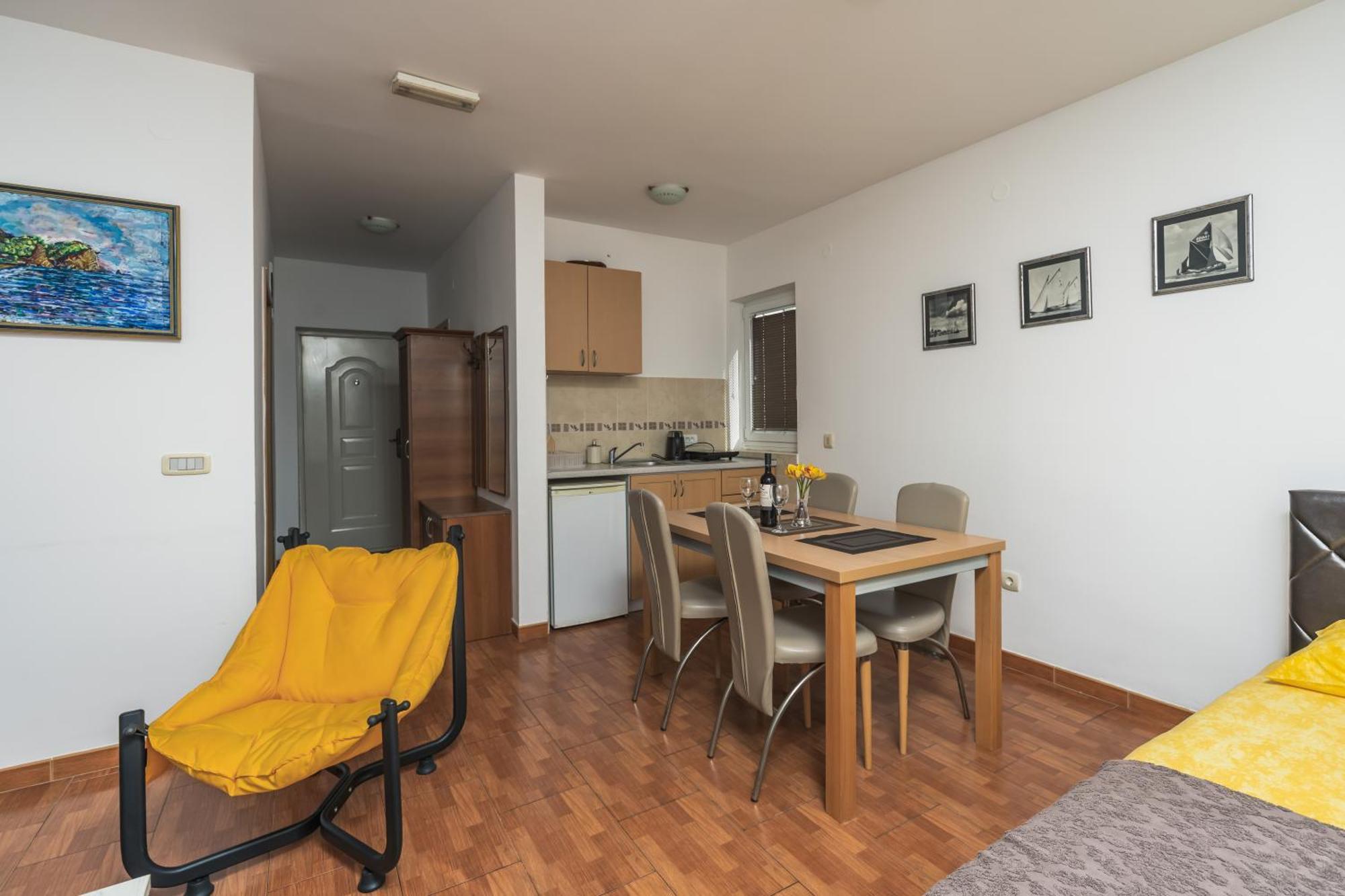 Apartments Franicevic Petrovac Kültér fotó