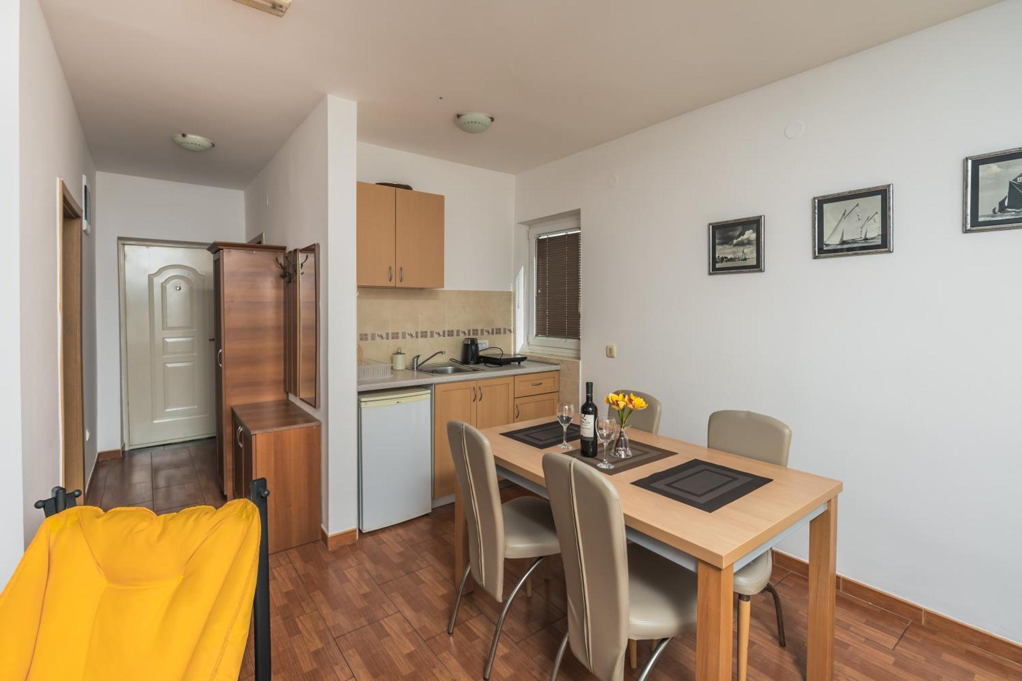 Apartments Franicevic Petrovac Kültér fotó